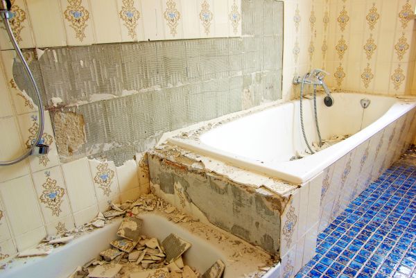 Bathtub Demolition in Nampa